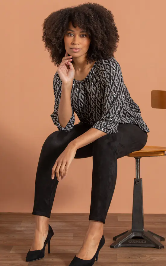 Budget ๐งจ Klass Shimmer Diamond Print Smocked Hem Top Black/White ๐ - Image 2