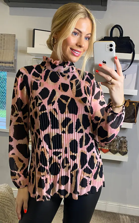 Best reviews of ✔️ KURT MULLER Giraffe Print Pleated High Neck Blouse In Pink ⌛