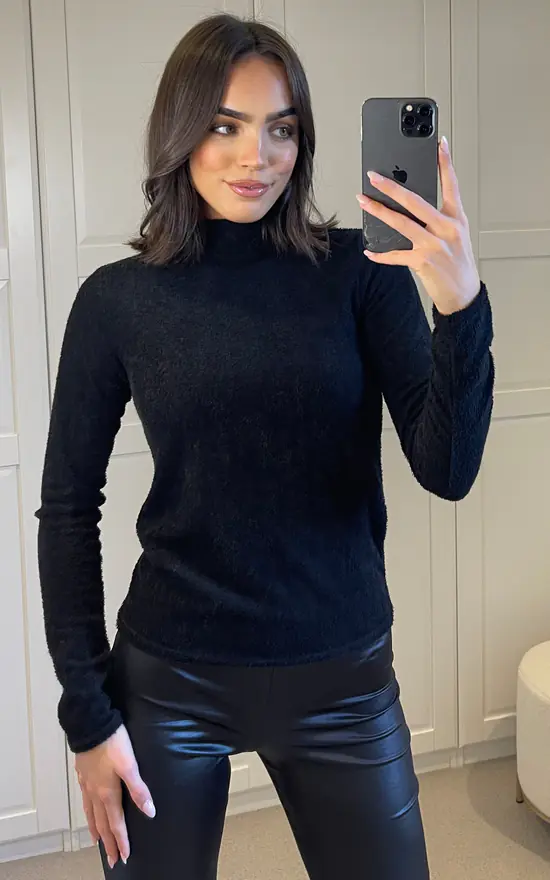 Brand new ๐ SIGNAGE Turtle Neck Long Sleeve Top Black Towel โ๏ธ