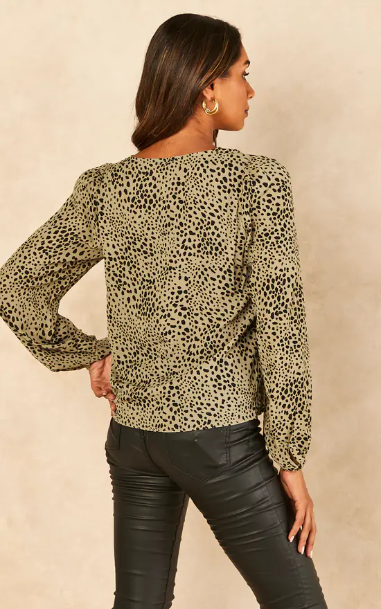 New ๐ ONLY Sage Green Leopard Print Blouse ๐ - Image 4