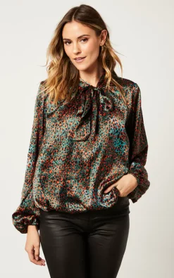 Best Pirce ⭐ Blue Vanilla Pussy Bow Blouson Top 😀