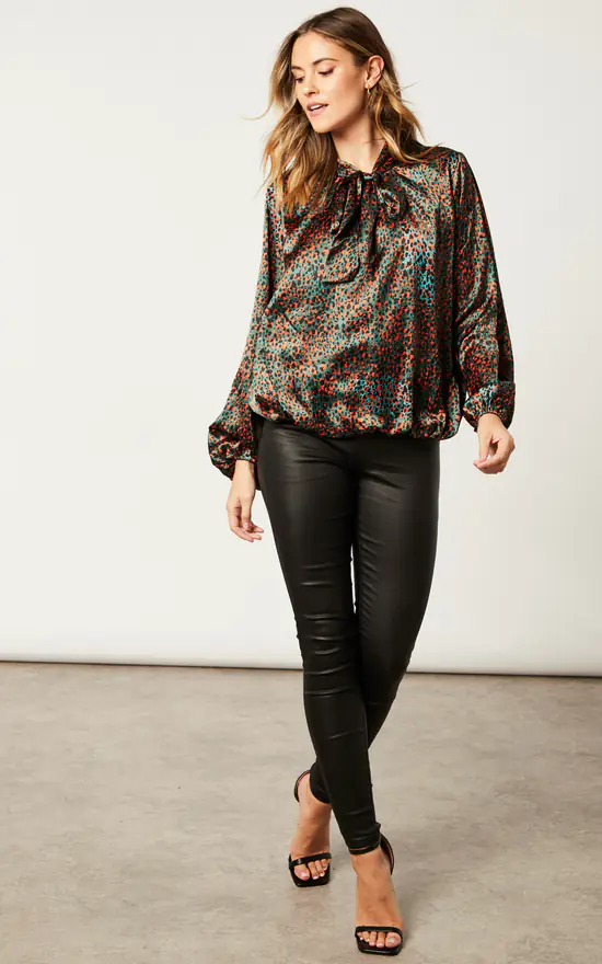 Best Pirce โญ Blue Vanilla Pussy Bow Blouson Top ๐ - Image 3