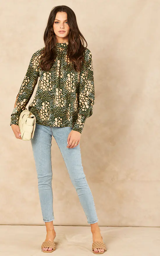 Best Sale ๐ Blue Vanilla Raglan Cut Out Sleeve Volume Top In Green ๐ - Image 2