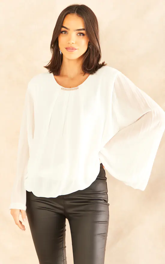 Best Pirce ๐ฅฐ Blue Vanilla Pleated Sleeve Blouse Cream โญ