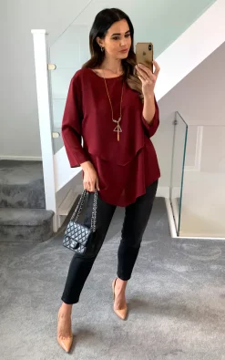 Best Pirce 💯 HOXTON GAL 3/4 Sleeves Crepe Relaxed Layered Top With Necklace In Burgundy 😍