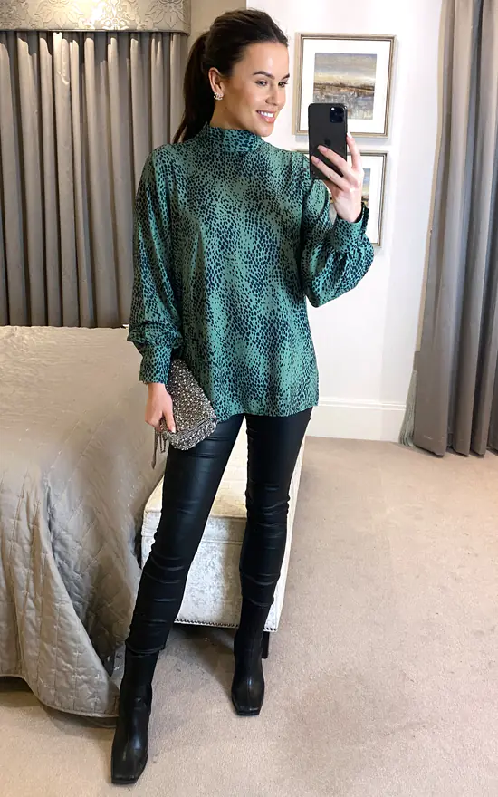 New 🥰 URBAN TOUCH Animal Print High Neck Long Sleeve Top Green 🌟 - Image 3