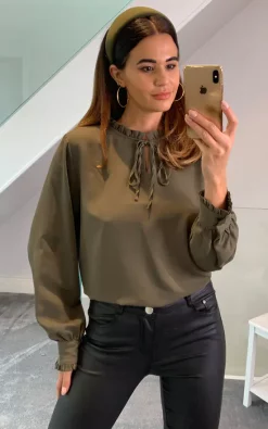 Best Pirce 🎁 HOXTON GAL Oversized Tie Ruffle Neck Top In Khaki 🌟