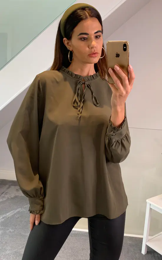 Best Pirce 🎁 HOXTON GAL Oversized Tie Ruffle Neck Top In Khaki 🌟 - Image 3