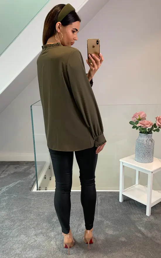 Best Pirce 🎁 HOXTON GAL Oversized Tie Ruffle Neck Top In Khaki 🌟 - Image 4