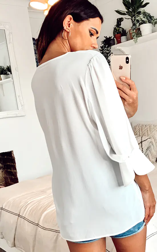 Brand new 👍 HOXTON GAL V Neck Oversized Crepe Top In White ❤️ - Image 4