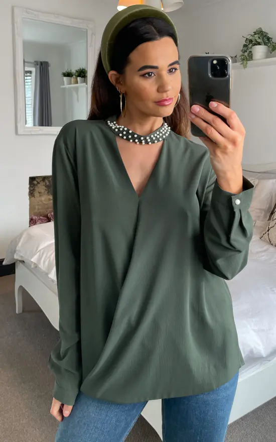 Brand new ⌛ HOXTON GAL Long Sleeves Oversized Top With Pearl Detail Collar In Khaki ✔️