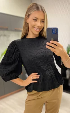 Brand new 🎁 KRISP Balloon Sleeve Black Seersucker Frill Hem Top 👍