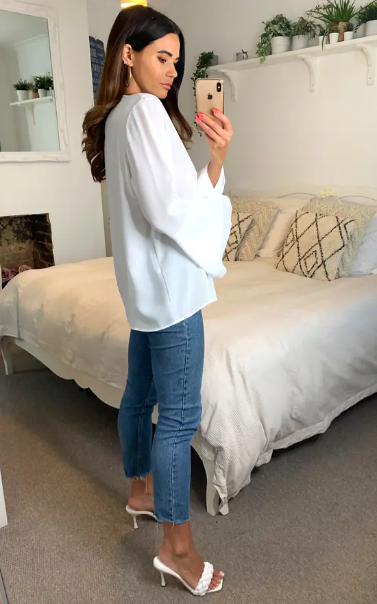 Wholesale ๐ HOXTON GAL Oversized V Neck Long Sleeves Blouse In White ๐ - Image 3