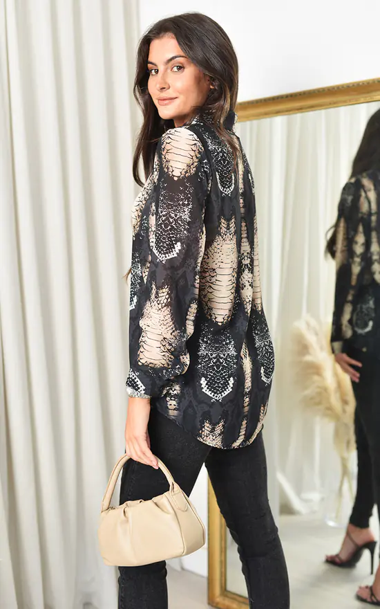 Promo 🎁 IKRUSH Bethany Longline Snake Print Button Down Blouse In Black 🎉 - Image 3