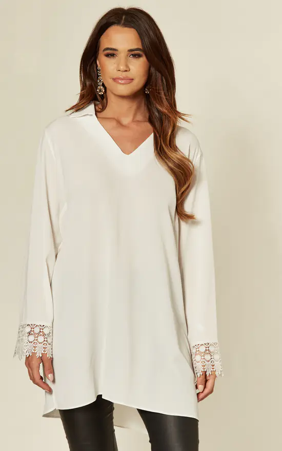Brand new 🎁 HOXTON GAL White Relaxed Tunic With Lace Detail 🔔