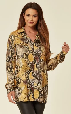 Brand new 💯 CY Boutique Silky Long Sleeve 👕 Shirt In Yellow Snakeskin Print 🥰