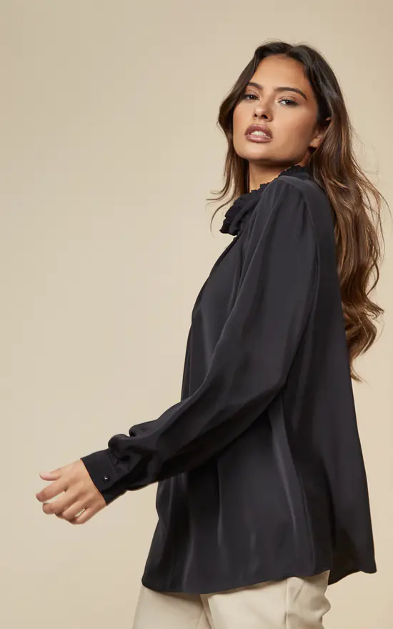 New 𧨠HOXTON GAL Relaxed Fit Long Sleeves Ruffle Neck Top With Button Details In Black π - Image 3