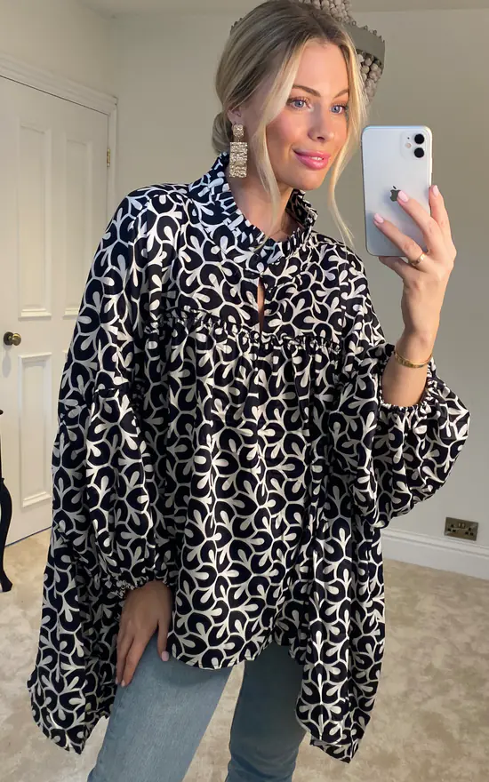 Best Sale ๐ Malissa J Collection Oversized High Neck Balloon Sleeve Blouse In Mono โ๏ธ - Image 3